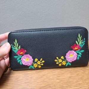 Floral Embroidered Black Wallet